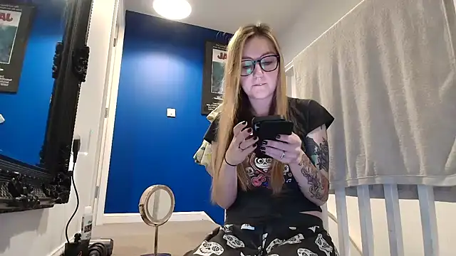 Snapshot of short_sweetpea chatting on October 12, 8:46 am short sweetpea online show from October 12, 8:46 am