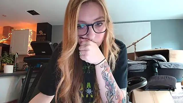 Snapshot of short_sweetpea chatting on October 17, 2:30 pm short sweetpea online show from October 17, 2:30 pm