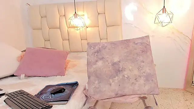 IsiisLovei online show from January 14, 2:32 pm