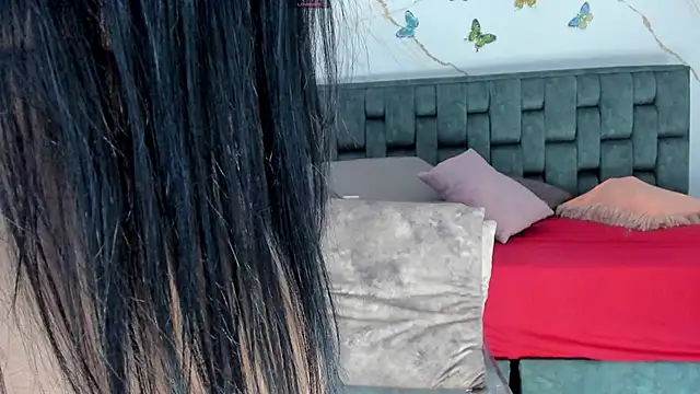 IsiisLovei online show from February 18, 2:13 pm