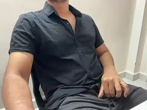 Arjun78877 online show from October 4, 7:01 pm