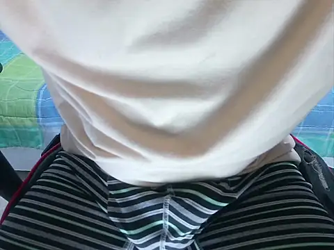 Snapshot of TeddyGominola_ chatting on February 8, 10:08 pm TeddyGominola  online show from February 8, 10:08 pm