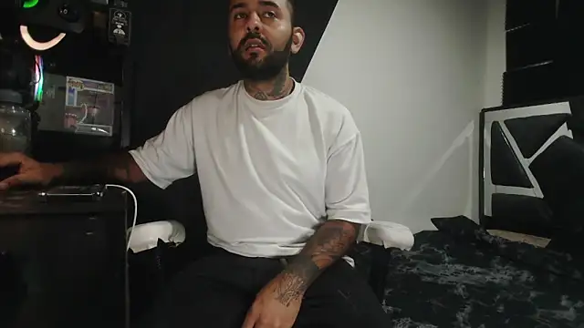 Snapshot of TeddyGominola_ chatting on September 17, 7:04 pm TeddyGominola  online show from September 17, 7:04 pm