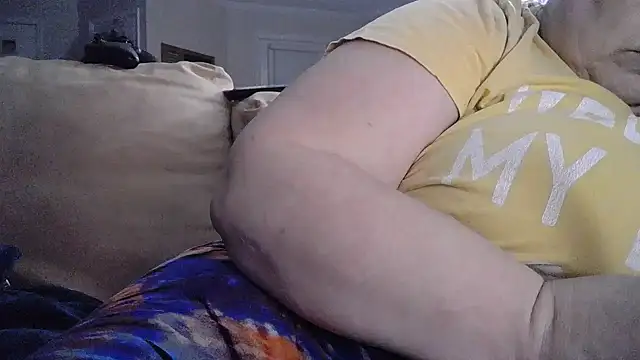 atlwebbie75 online show from November 17, 12:38 am