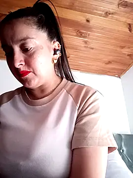 Snapshot of Cherry_1992 chatting on April 27, 5:44 pm Cherry 1992 online show from April 27, 5:44 pm
