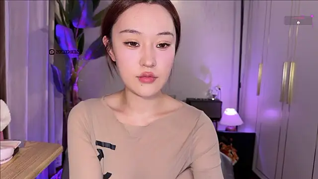 Snapshot of sphynx-_- chatting on May 25, 12:44 pm sphynx- - online show from May 25, 12:44 pm
