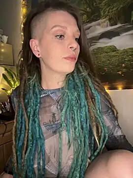 MenaDreadfull online show from March 31, 2:28 pm