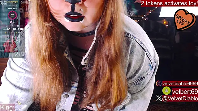 Snapshot of VelvetDiablo chatting on October 21, 12:22 am VelvetDiablo online show from October 21, 12:22 am