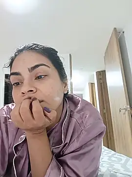 Snapshot of Ivanna2 chatting on May 15, 11:12 pm Ivanna2 online show from May 15, 11:12 pm