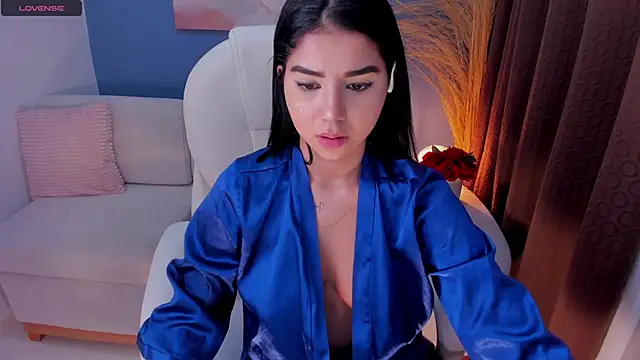 Snapshot of VictoriaLeia chatting on December 17, 4:45 am VictoriaLeia online show from December 17, 4:45 am