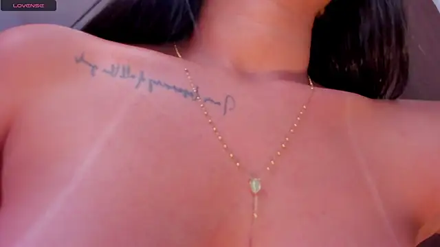 Snapshot of VictoriaLeia chatting on December 21, 4:41 am VictoriaLeia online show from December 21, 4:41 am