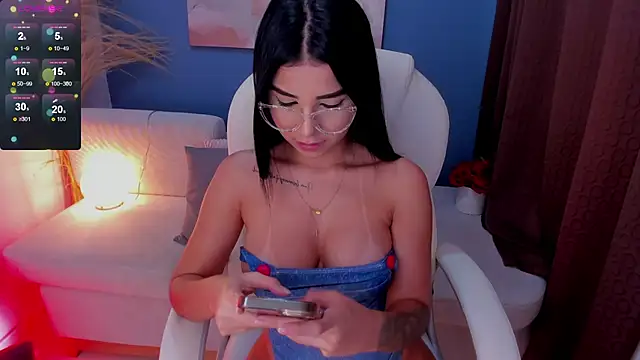 Snapshot of VictoriaLeia chatting on March 17, 10:17 pm VictoriaLeia online show from March 17, 10:17 pm