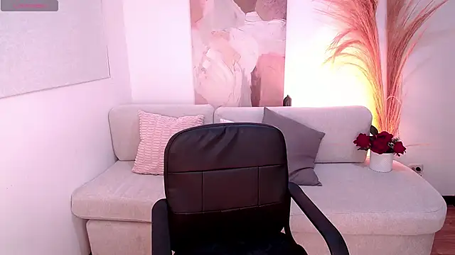 Snapshot of VictoriaLeia chatting on October 7, 1:47 am VictoriaLeia online show from October 7, 1:47 am