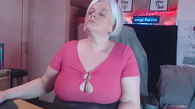 sexychazza16 online show from February 17, 7:42 pm