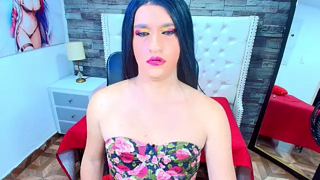 Snapshot of TRINY_TS chatting on May 8, 10:04 pm TRINY TS online show from May 8, 10:04 pm