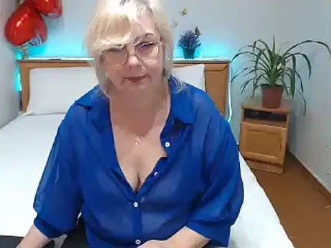 Snapshot of BozhenaNude chatting on March 3, 10:10 pm BozhenaNude online show from March 3, 10:10 pm