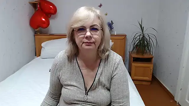 Snapshot of BozhenaNude chatting on March 9, 8:10 pm BozhenaNude online show from March 9, 8:10 pm