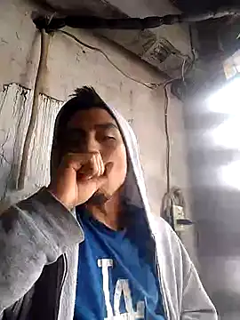 AlexAlejandro13 online show from January 3, 6:24 pm