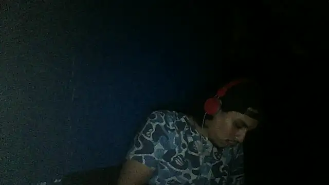 AlexAlejandro13 online show from September 27, 5:45 am