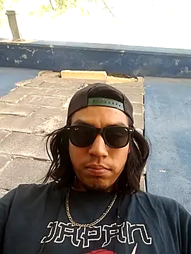 AlexAlejandro13 online show from March 15, 8:26 pm