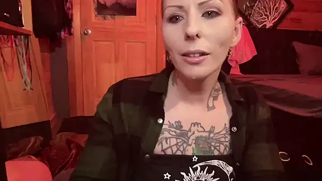 Snapshot of TeenyDoll chatting on October 16, 2:34 am TeenyDoll online show from October 16, 2:34 am