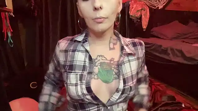 Snapshot of TeenyDoll chatting on October 20, 1:17 am TeenyDoll online show from October 20, 1:17 am