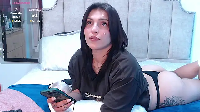 EricaVanderhill online show from March 15, 8:10 pm