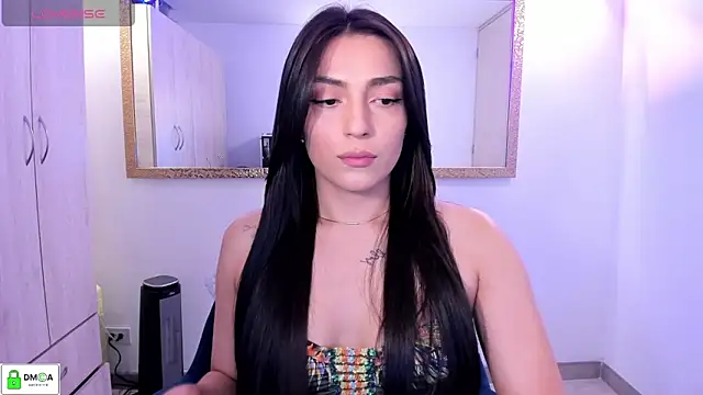 EricaVanderhill online show from April 5, 9:01 pm