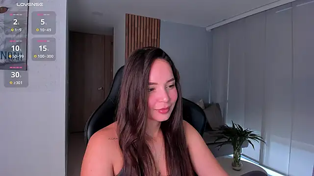 AnnieHallX online show from November 23, 10:20 pm