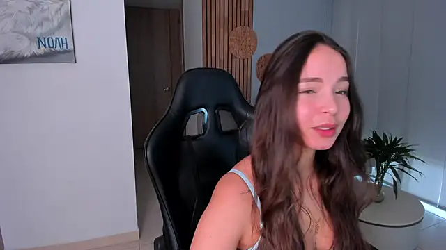 Snapshot of AnnieHallX chatting on May 17, 8:38 pm AnnieHallX online show from May 17, 8:38 pm