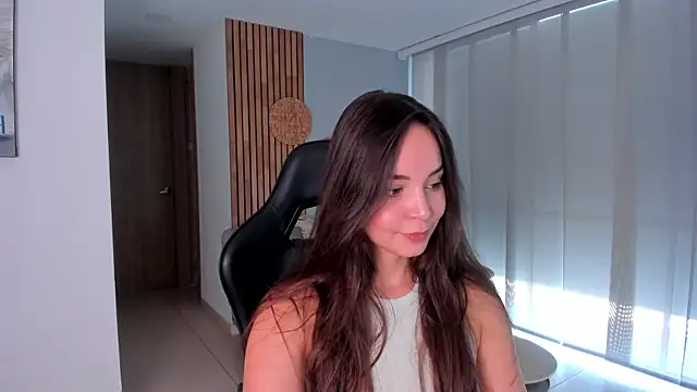 Snapshot of AnnieHallX chatting on August 2, 7:45 pm AnnieHallX online show from August 2, 7:45 pm