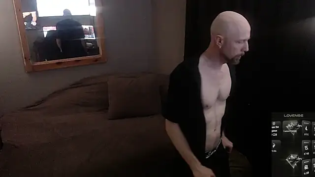 MaxRouger online show from March 26, 5:13 am