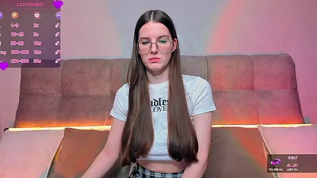 Snapshot of AriellaTesk chatting on December 16, 1:21 am AriellaTesk online show from December 16, 1:21 am