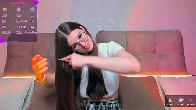 Snapshot of AriellaTesk chatting on December 20, 4:09 am AriellaTesk online show from December 20, 4:09 am