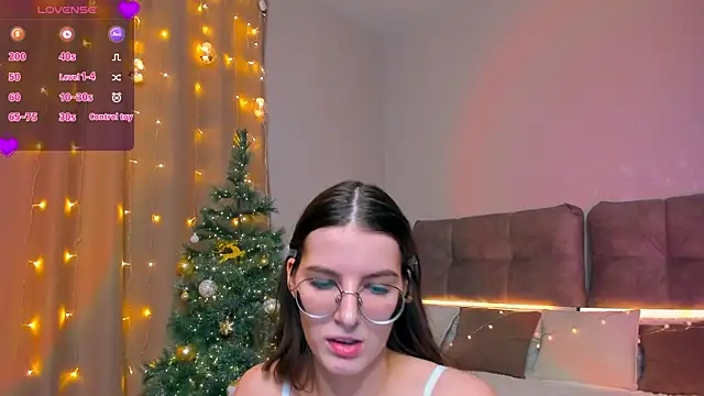 Snapshot of AriellaTesk chatting on January 4, 8:49 am AriellaTesk online show from January 4, 8:49 am