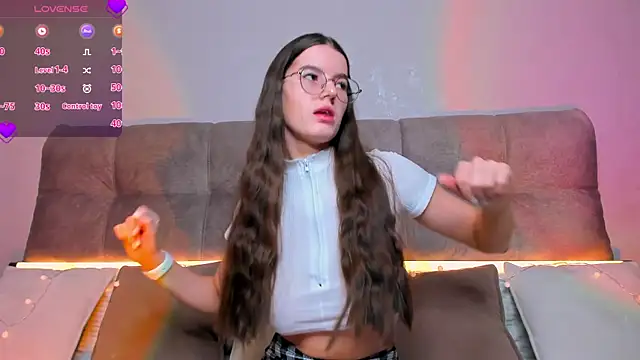 Snapshot of AriellaTesk chatting on January 7, 1:38 am AriellaTesk online show from January 7, 1:38 am