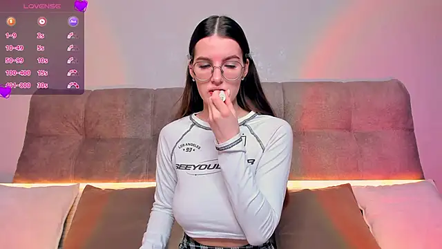 Snapshot of AriellaTesk chatting on January 15, 4:15 am AriellaTesk online show from January 15, 4:15 am