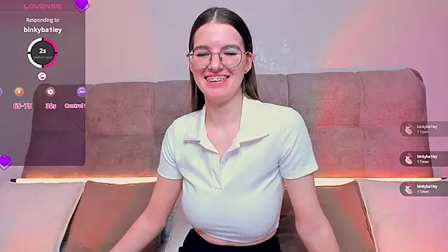 Snapshot of AriellaTesk chatting on February 7, 7:07 am AriellaTesk online show from February 7, 7:07 am