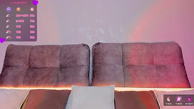 Snapshot of AriellaTesk chatting on February 18, 6:04 am AriellaTesk online show from February 18, 6:04 am