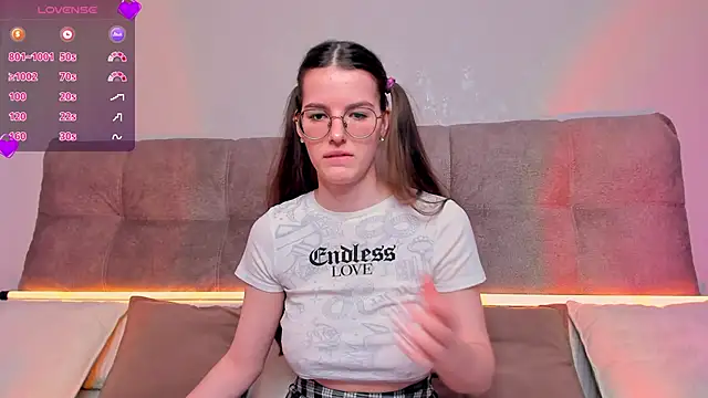 Snapshot of AriellaTesk chatting on February 23, 9:00 am AriellaTesk online show from February 23, 9:00 am