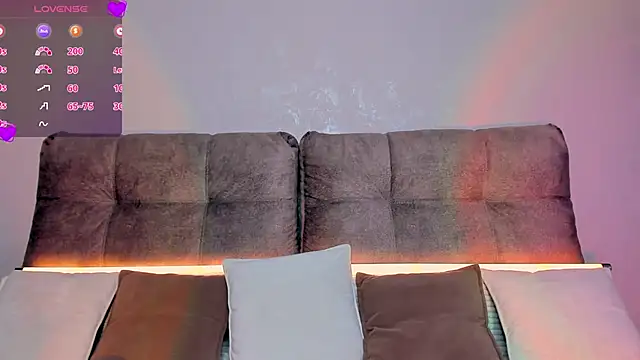 Snapshot of AriellaTesk chatting on March 5, 4:24 am AriellaTesk online show from March 5, 4:24 am