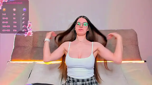 Snapshot of AriellaTesk chatting on November 20, 4:34 am AriellaTesk online show from November 20, 4:34 am