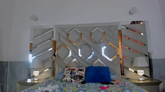 alexandra fire69x online show from March 25, 2:45 pm