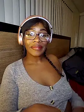 lollycoco online show from December 4, 8:34 am