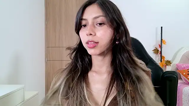 Snapshot of Sensualtease chatting on October 26, 10:15 pm Sensualtease online show from October 26, 10:15 pm