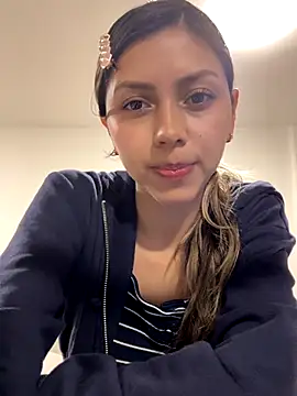 Snapshot of Sensualtease chatting on November 12, 7:57 pm Sensualtease online show from November 12, 7:57 pm