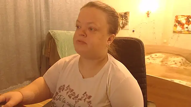 Janiffer MiMi online show from February 19, 5:49 pm