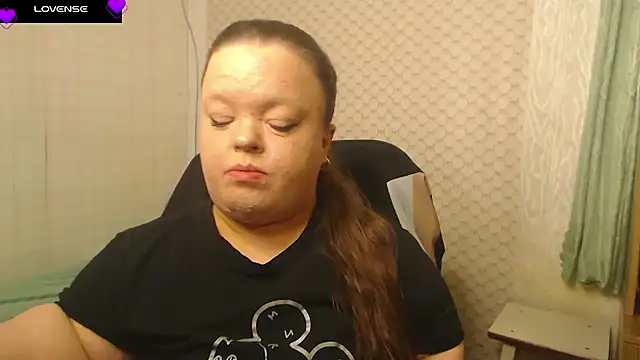 Janiffer MiMi online show from March 3, 5:30 pm