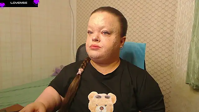 Janiffer MiMi online show from April 22, 6:42 pm