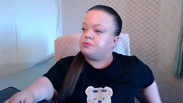 Snapshot of Janiffer_MiMi chatting on June 20, 2:20 pm Janiffer MiMi online show from June 20, 2:20 pm